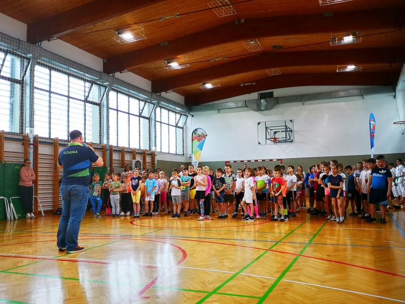 Mini olimpijada letos prvič gostila učence iz kar dveh osnovnih šoli iz koprskega podeželja
